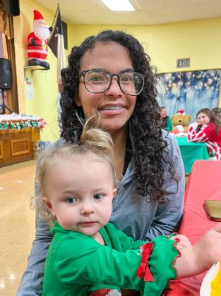 Travis, Austin Elementary hosts Community Christmas Lunch
