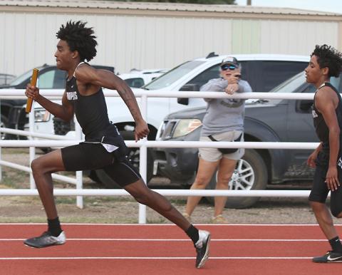 Memphis relay runners competing at the District Track Meet in Panhandle last week. QUANAH TRIBUNE-CHIEF / SHANE LANCE