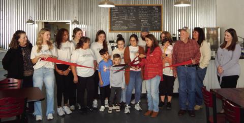 Collingsworth Chamber helps welcome Home Grounds