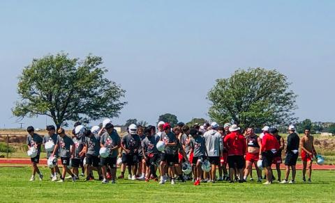 At #20 in Dave Campbell’s Texas Football’s high school ranking, the Wellington Skyrockets perform their final exercise as they wind down their first workout of their 2025 season Monday morning, Aug. 4. The Red River Sun/Bev Odom