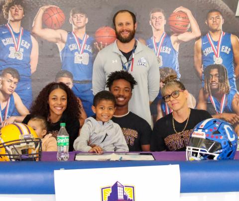 Childress’ Mathis signs with Hardin-Simmons Cowboys