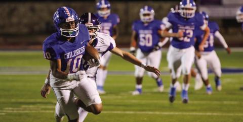 Childress’ Isaiah Jalomo (10) runs in for a touchdown against Dimmitt Friday night, Oct. 27 at Fair Park Stadium. Photos by Childress High School Yearbook Staff