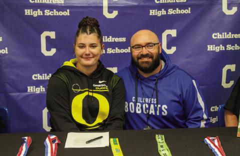 Childress’ Taylor Wiseman signs  to throw at University of Oregon