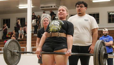 Childress, Memphis lifters compete in Childress Girls Powerlifting Meet