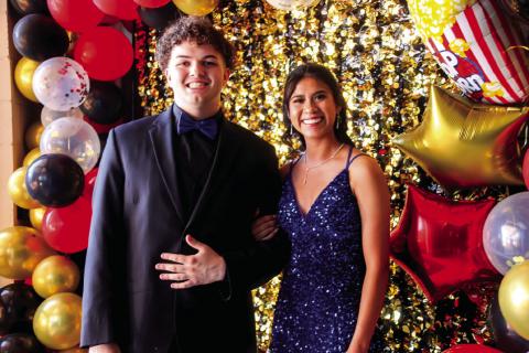 Hollywood Nights: Prom-goers take the ‘red carpet’