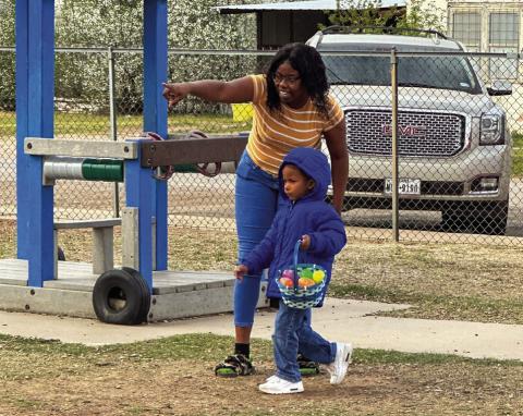 Memphis ISD hosts ‘egg’-citing hunts