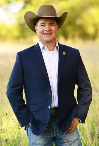 Rep. Ken King touring segment of House District 88, including Childress