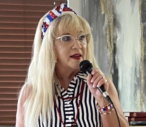 Kiker performs patriotic program