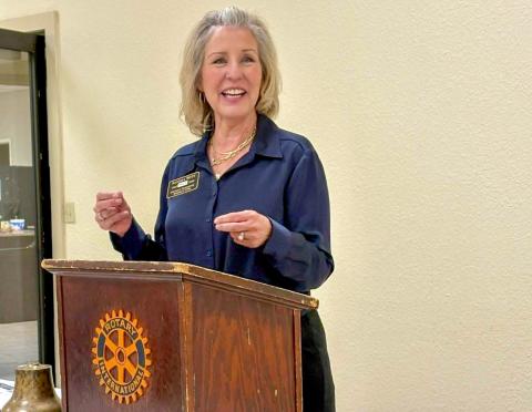 Childress Rotary welcomes district governor