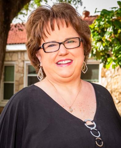 Candy Powell, administrator of Collingsworth General Hospital since 2006, receives the prestigious Becker’s Healthcare distinction for the second year in a row. COLLINGSWORTH GENERAL HOPSITAL