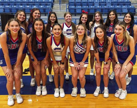 Future Lady Cats attend Mini Cheer Camp