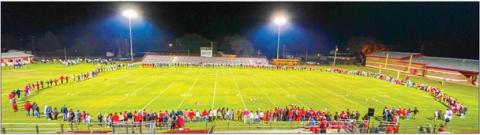 Community circles up in honor of Luna