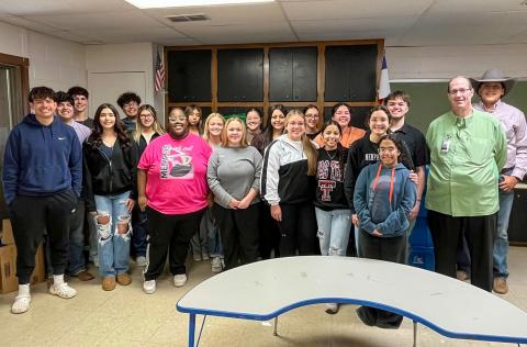 Memphis High School students help pack Snack Paks 4 Kids