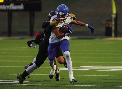 The junior varsity Childress Bobcats wrap the 2024 season with a 25-6 win over the Canadian Wildcats Thursday, Nov. 7, completing an undefeated overall record. Photo by Childress High School Yearbook Staff
