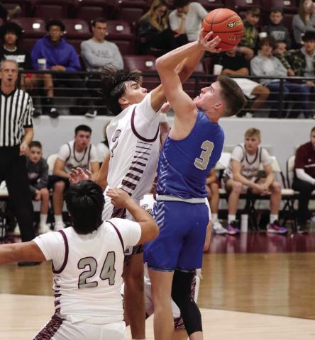 Childress soars to district wins over Roosevelt