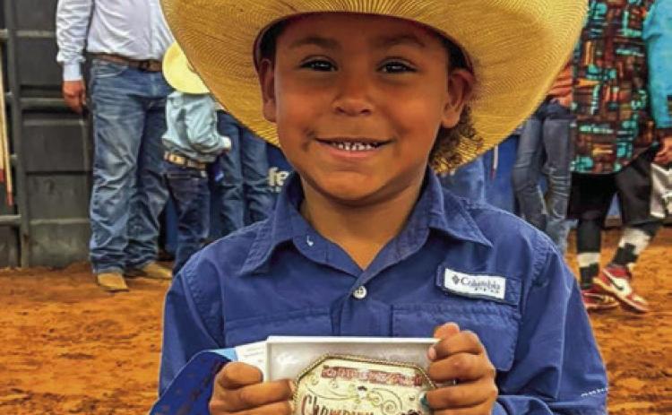 Childress County Old Settlers Rodeo awards kids’events champions